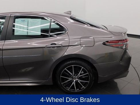 Used 2024 Toyota Camry SE image 21