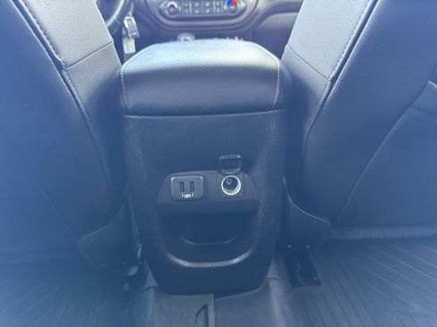 Used 2022 GMC Canyon AT4 image 27