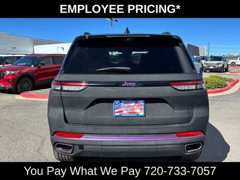Used 2022 Jeep Grand Cherokee Overland w/ Luxury Tech Group IV AWD/4WD image 4