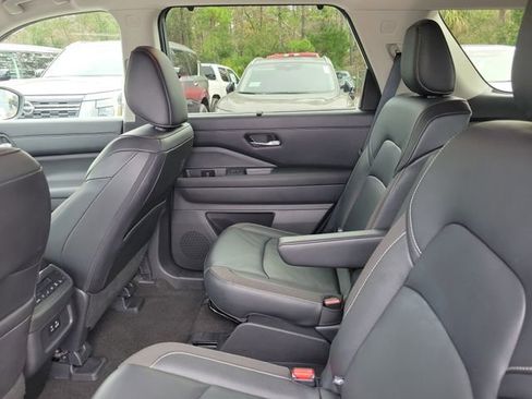 Used 2023 Nissan Pathfinder SL w/ SL Premium Package image 27
