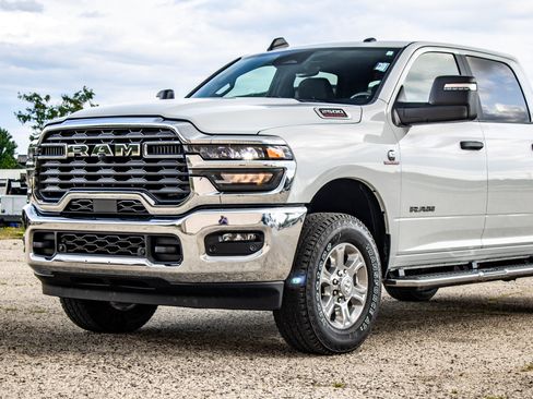 Used 2025 RAM 2500 Big Horn AWD/4WD image 16