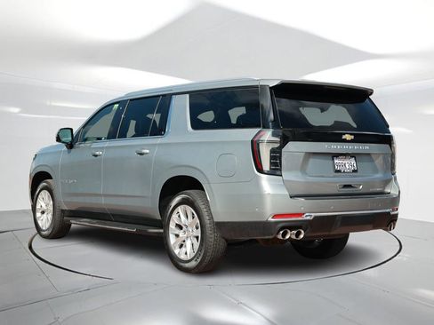 Used 2025 Chevrolet Suburban Premier image 2