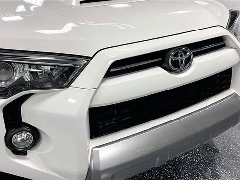 Used 2020 Toyota 4Runner TRD Off-Road Premium w/ Moonroof Package image 30