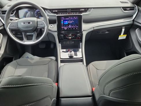 New 2025 Jeep Grand Cherokee L Laredo w/ Luxury Tech Group I image 12