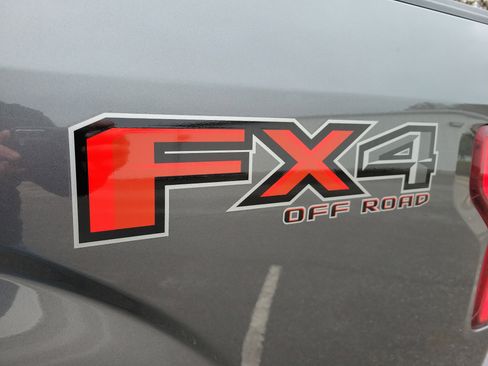 Used 2019 Ford F150 Lariat w/ Trailer Tow Package image 10