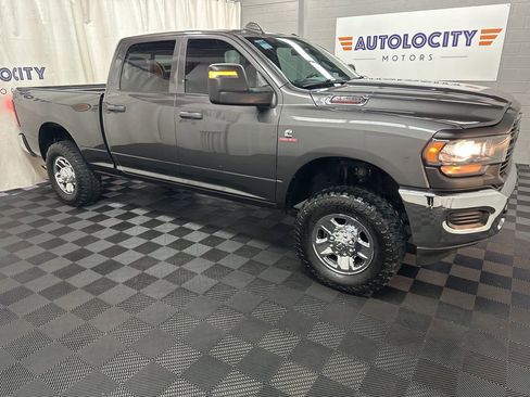 Used 2024 RAM 2500 Tradesman w/ Chrome Appearance Group AWD/4WD image 2