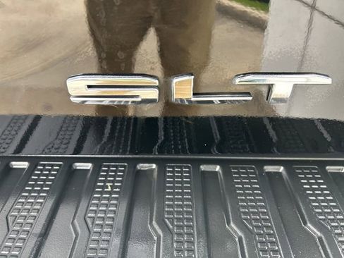 Used 2023 GMC Sierra 1500 SLT w/ SLT Premium Package AWD/4WD image 31