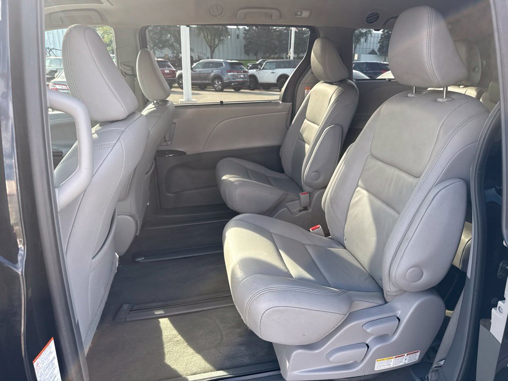 Used 2015 Toyota Sienna XLE w/ XLE Navigation Package AWD/4WD image 10
