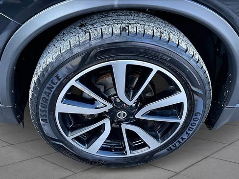 Used 2018 Nissan Rogue SL w/ Premium Package image 11