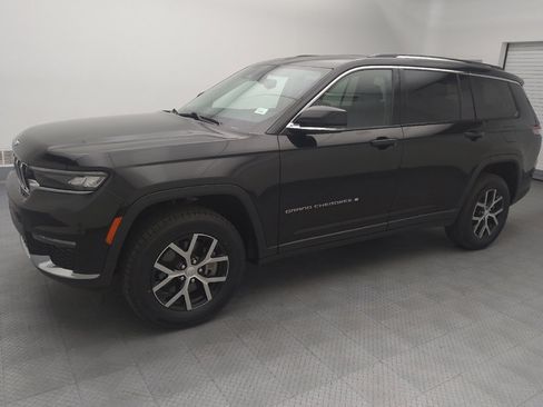 Used 2023 Jeep Grand Cherokee L Limited AWD/4WD image 2