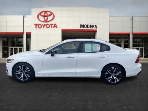 Used 2024 Volvo S60 B5 Core image 7