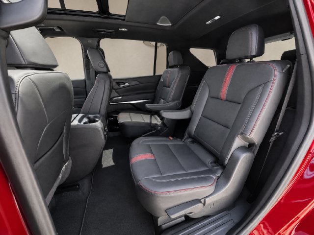 New 2027 Chevrolet Traverse RS FWD image 13