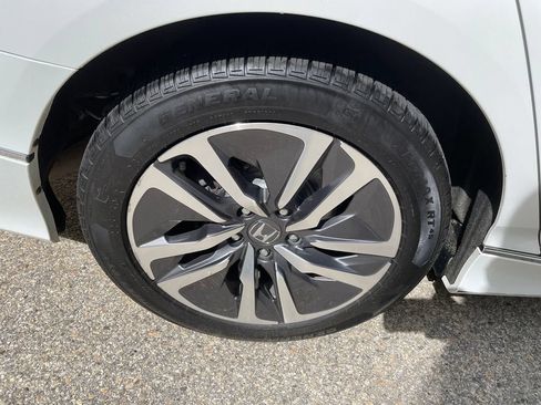 Certified 2019 Honda Accord EX-L image 6