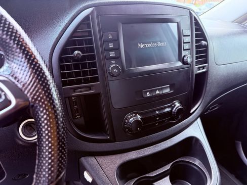 Used 2022 Mercedes-Benz Metris image 30