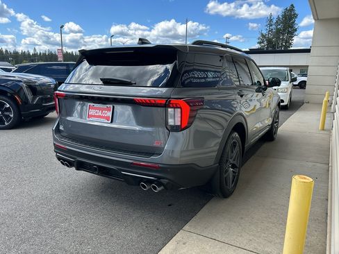 Used 2025 Ford Explorer ST AWD/4WD image 4