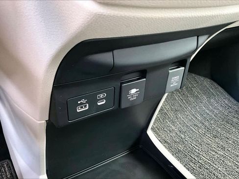 New 2026 Honda Odyssey Touring image 20