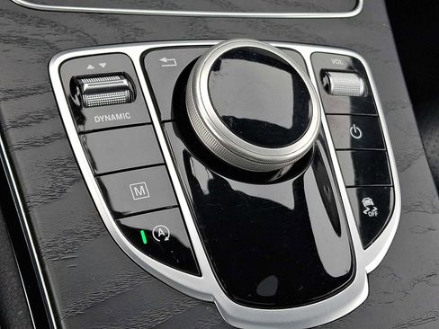 Used 2019 Mercedes-Benz GLC 300 4MATIC image 17