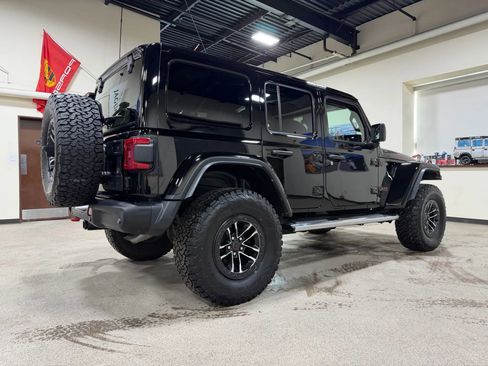 Used 2024 Jeep Wrangler Unlimited Rubicon image 5