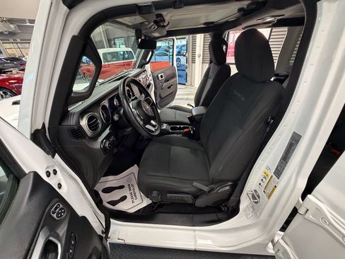 Used 2018 Jeep Wrangler Unlimited Sahara w/ Uconnect 4C Nav & Sound Group AWD/4WD image 53