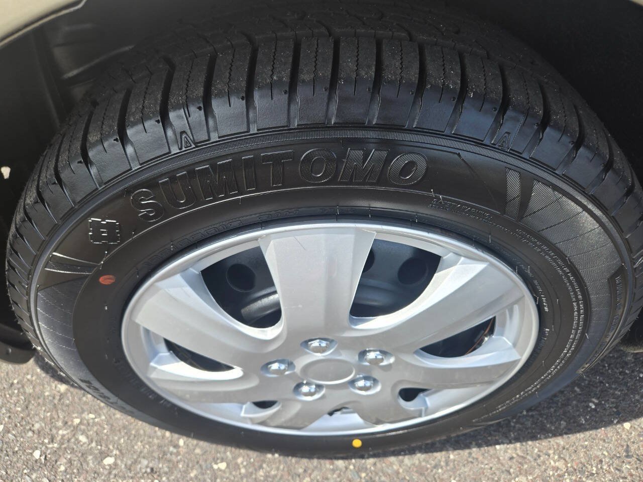 Used 2006 Toyota Corolla LE w/ Audio Value Pkg FWD image 25
