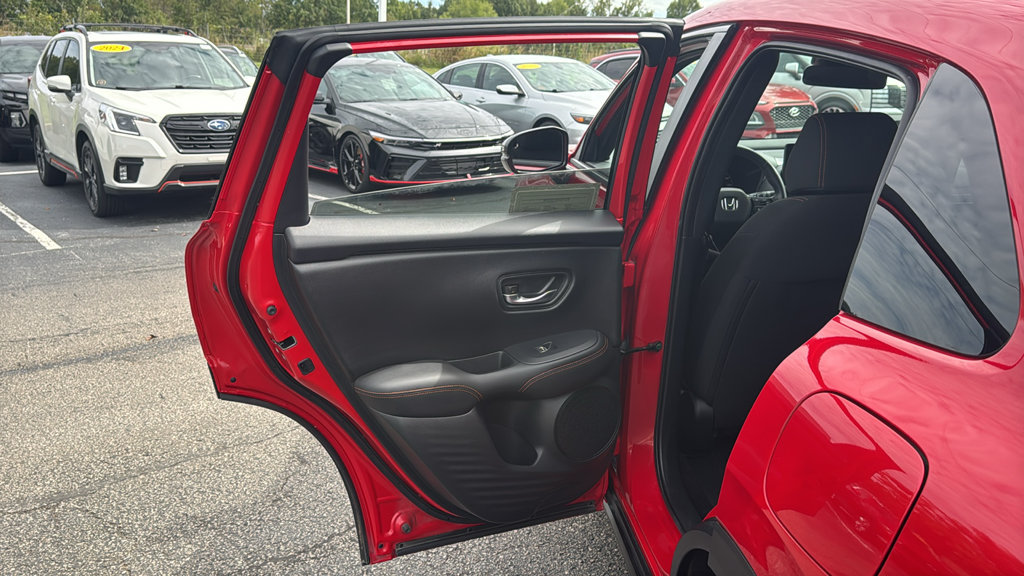 Used 2025 Honda HR-V Sport image 27