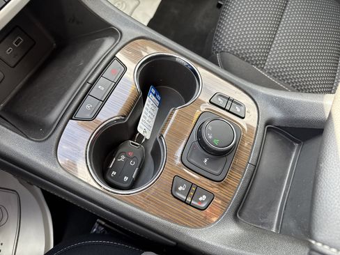 Used 2023 GMC Acadia SLE w/ Driver Convenience Package FWD image 28