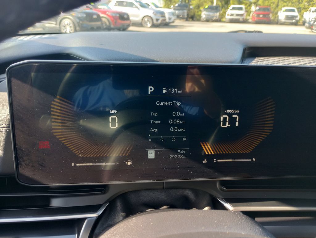 Used 2025 Kia Carnival FWD image 25