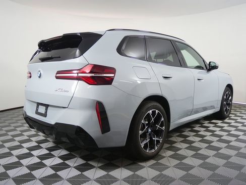 Used 2025 BMW X3 xDrive30 AWD/4WD image 3