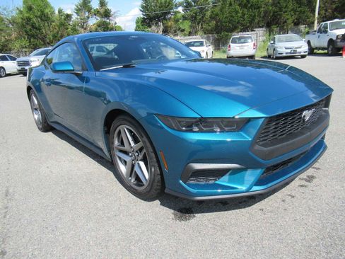 Used 2026 Ford Mustang Coupe image 3