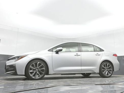 Used 2020 Toyota Corolla SE w/ SE Premium Package FWD image 41