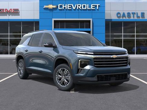 New 2026 Chevrolet Traverse LT w/ Driver Confidence Package AWD/4WD image 7