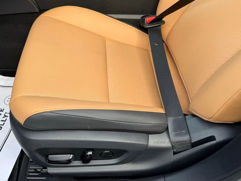 Used 2024 Lexus ES 350 w/ Premium Package image 35