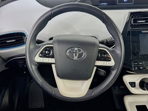 Used 2017 Toyota Prius Four w/ Advanced Technology Package FWD image 18