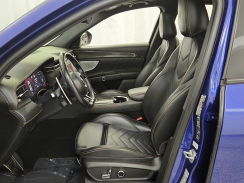 Used 2023 Maserati Grecale Modena AWD/4WD image 18