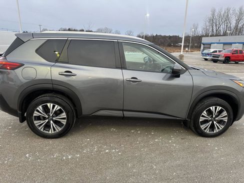 Used 2022 Nissan Rogue SV w/ SV Premium Package image 8