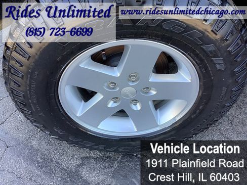 Used 2013 Jeep Wrangler Sport AWD/4WD image 38