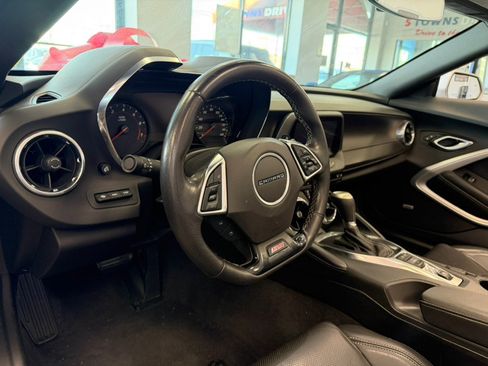 Used 2018 Chevrolet Camaro SS RWD image 21