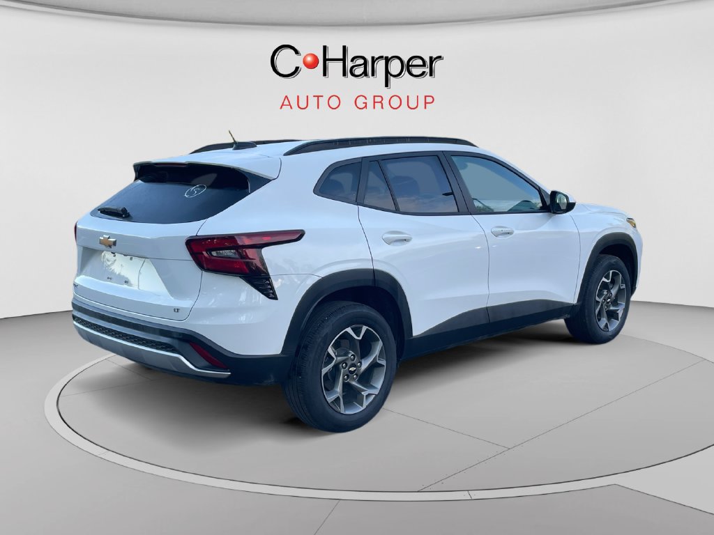 Used 2025 Chevrolet Trax LT w/ Driver Confidence Package FWD image 3