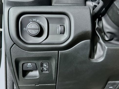 Used 2023 RAM 1500 Big Horn AWD/4WD image 17