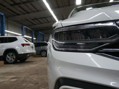 Certified 2023 Volkswagen Tiguan SE image 70