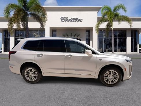 Certified 2023 Cadillac XT6 Luxury FWD image 16