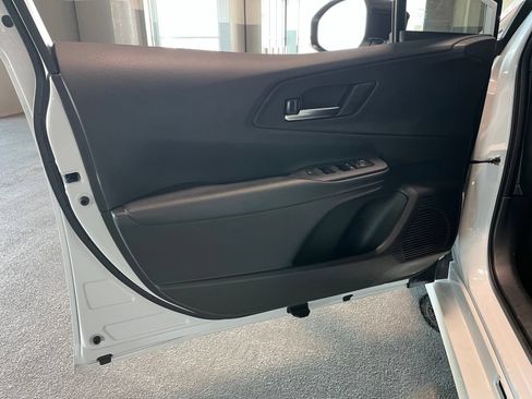 Used 2024 Toyota Prius Prime FWD image 17