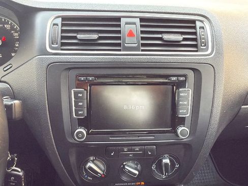 Used 2012 Volkswagen Jetta SE image 16