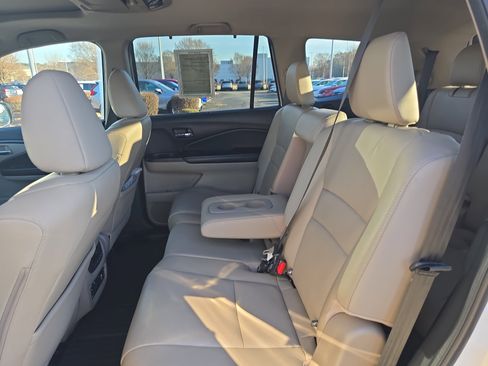 Used 2016 Honda Pilot Touring image 13