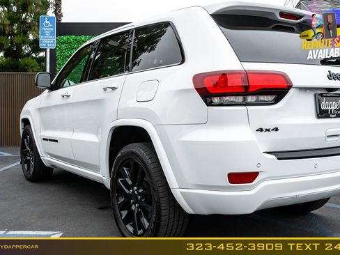 Used 2021 Jeep Grand Cherokee Laredo X AWD/4WD image 9