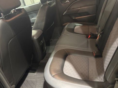 Used 2017 Chevrolet Colorado Z71 image 44