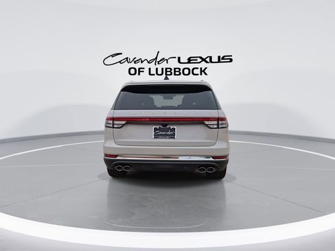 Used 2025 Lincoln Aviator Reserve w/ Luxury Package image 8