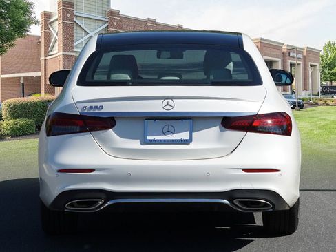 Used 2022 Mercedes-Benz E 350 Sedan image 5