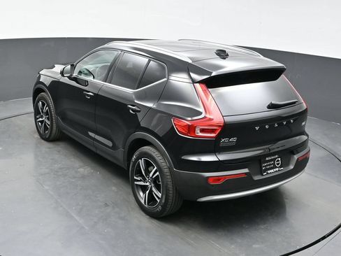 Used 2025 Volvo XC40 B5 Core AWD/4WD image 35