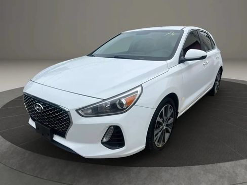 Used 2019 Hyundai Elantra GT FWD image 1